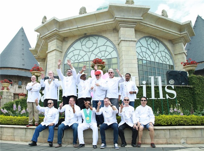 Đầu bếp Bà Nà Hills "trổ tài" với 12 đầu bếp quốc tế