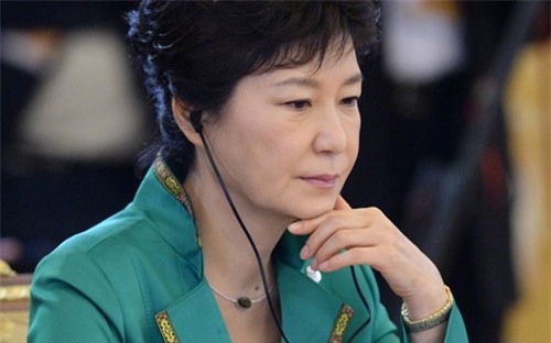 Bị ngồi tù, bà Park Geun-hye phải bỏ thói quen... búi tóc