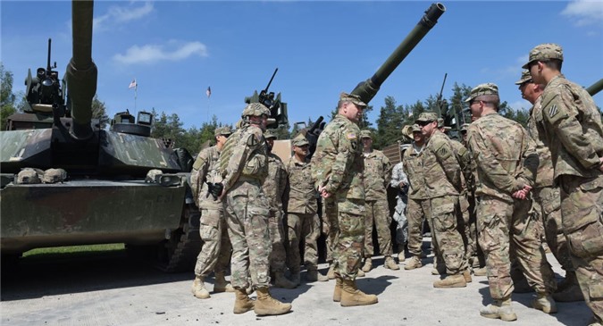 Điện Kremlin lên tiếng việc Mỹ thuê "trợ lý Nga" để tập trận