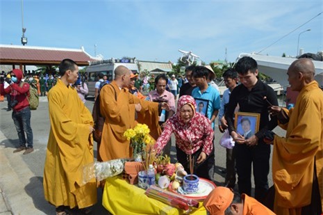 Chìm tàu Hải Thành 26: Trào nước mắt đón 7 thi thể thuyền viên