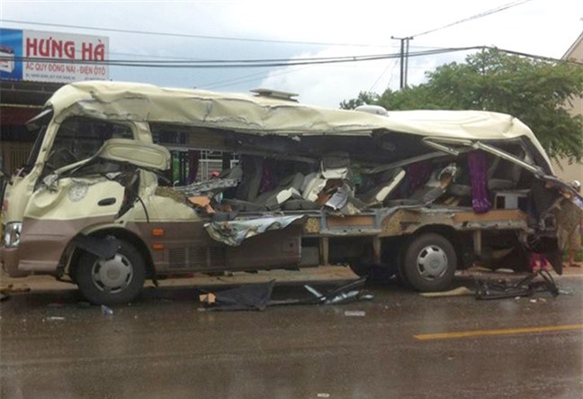 Hiện trường 2 vụ tai nạn kinh hoàng khiến 6 người tử vong ở Nghệ An