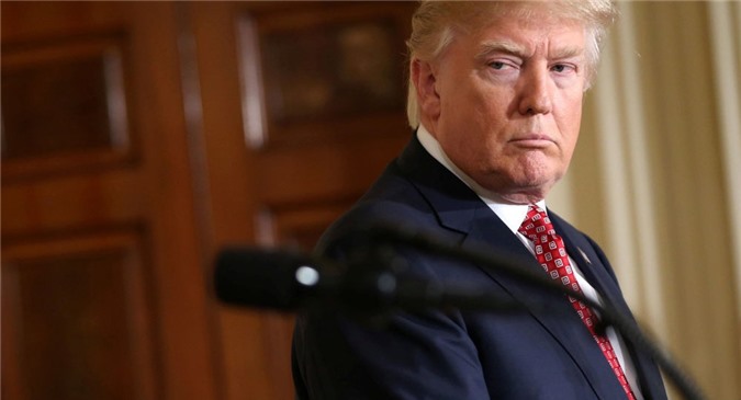 Ông Trump "quên" ký văn bản khi rời lễ công bố nghị định mới