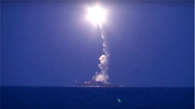 Syria: Hải quân Nga nã loạt tên lửa vào căn cứ khủng bố ở Lattakia 