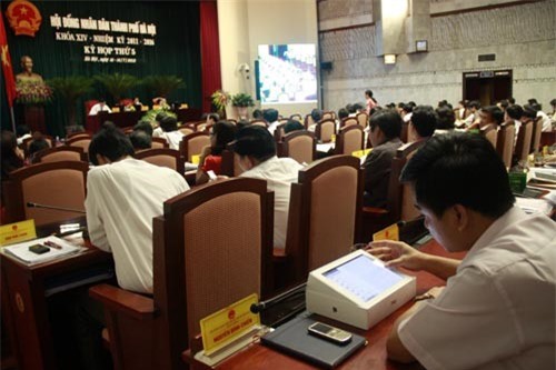 Lãnh đạo Hà Nội được cấp máy tính bảng để làm việc