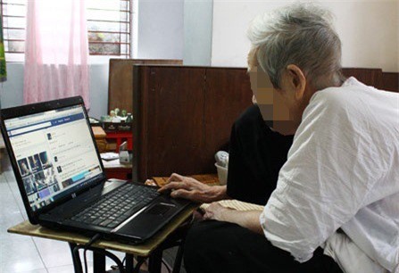 Bà lão U70 tố bạn trai ngoại quốc quen qua mạng lừa tiền tỷ