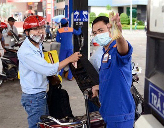 Dán tem niêm phong đồng hồ xăng dầu: Vẫn còn lo!