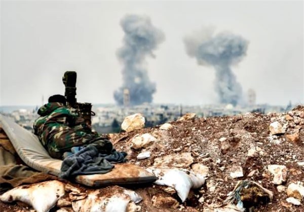 Pháo binh quân đội Syria "càn quét" các tay súng IS ở thành Homs