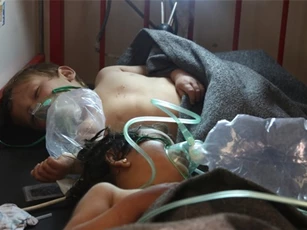Không kích bằng "bom khí độc" ở Idlib, 58 người Syria thiệt mạng