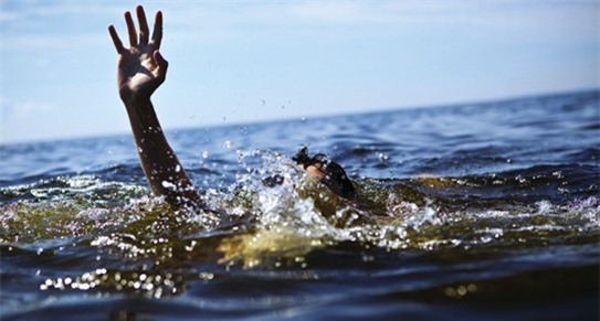 Tắm sông sau trận bóng, nam sinh lớp 10 bị nước cuốn trôi