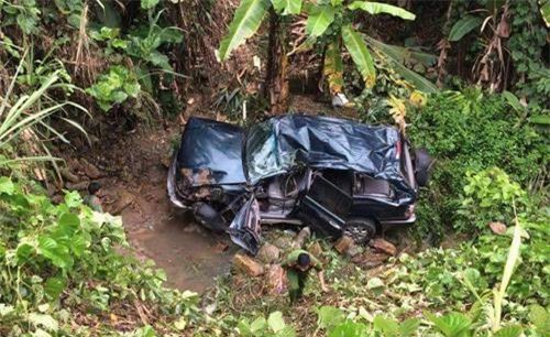 Xe chở Phó tổng giám đốc EVN gặp nạn lao xuống vực sâu