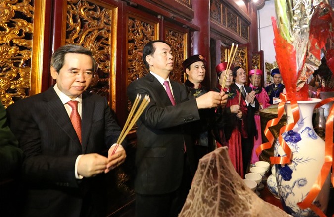 Chủ tịch nước Trần Đại Quang dâng hương tưởng nhớ Vua Hùng