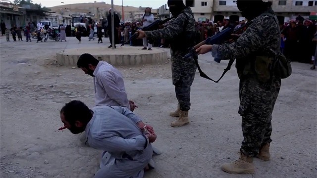 Kinh hoàng IS hành quyết liền lúc 55 người ở Syria và Iraq