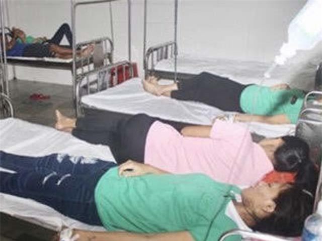 Ăn bánh mì trứng cút, 21 người ngộ độc cấp cứu