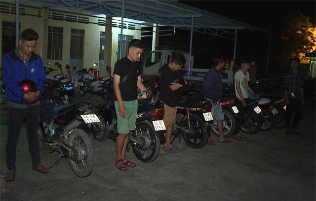 Công an nổ súng bắt nhóm thanh niên tụ tập đua xe