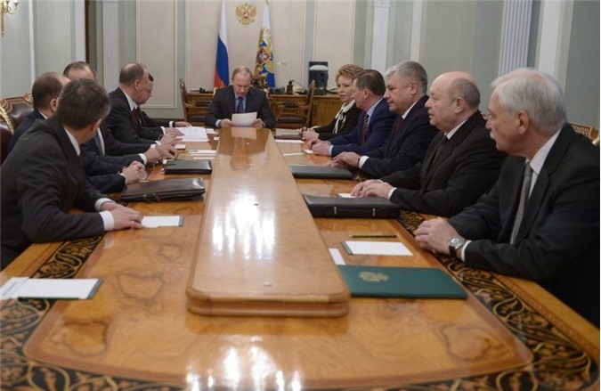 Ông Putin họp khẩn với Hội đồng An ninh sau khi Mỹ nã tên lửa vào Syria