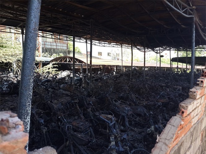 Cháy kho xe vi phạm ở Đồng Nai, thiêu rụi hơn 100 xe máy