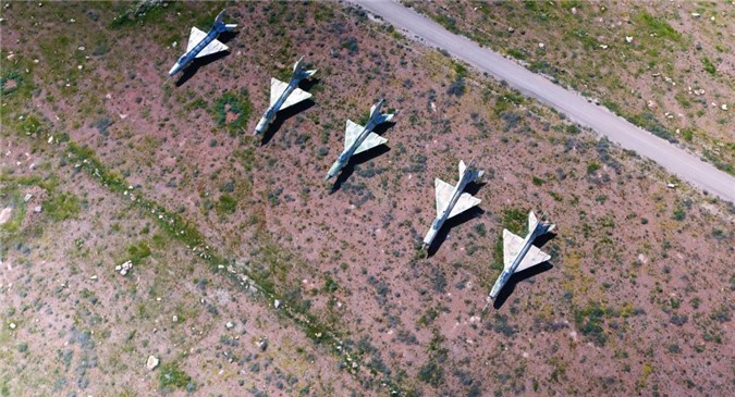 Cựu Ngoại trưởng Hoa Kỳ ủng hộ tấn công vào căn cứ không quân Syria