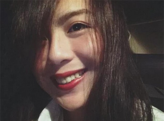 Vừa mở cửa nhận hoa, hoa hậu Philippines bị bắn chết