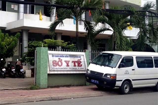 Nguyên Giám đốc Sở Y tế Long An bị cấm xuất cảnh không lý do