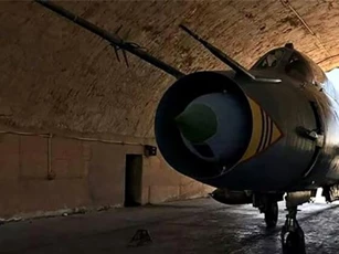 Tiêm kích Syria xuất kích từ căn cứ không quân Shayrat tấn công IS ở Homs