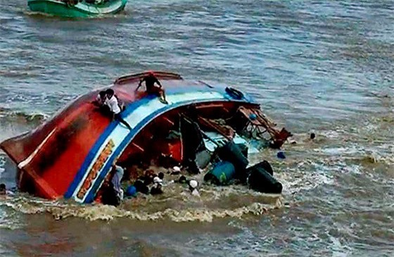 Khởi tố bị can gây ra vụ chìm tàu tại lễ hội nghinh Ông ở Bạc Liêu