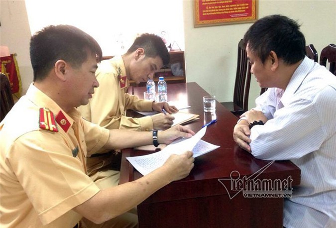 Lái xe Bộ Y tế đi ngược chiều cầu Nhật Tân thừa nhận nói dối