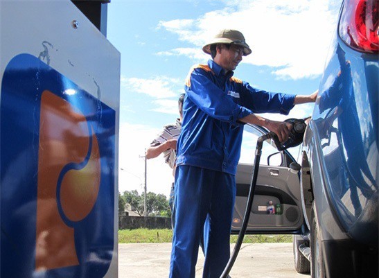 Cơ sở nâng thuế xăng dầu lên 8.000 đồng mỗi lít