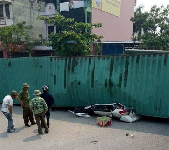 Xác định danh tính nạn nhân tử vong vụ container gây tai nạn