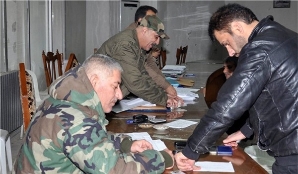 Syria: Hàng loạt phiến quân ở 2 tỉnh chiến lược hạ vũ khí đầu hàng 