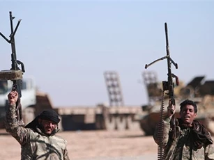 Syria: SDF chiếm cao tốc Raqqa-Damascus, đẩy lùi phiến quân IS