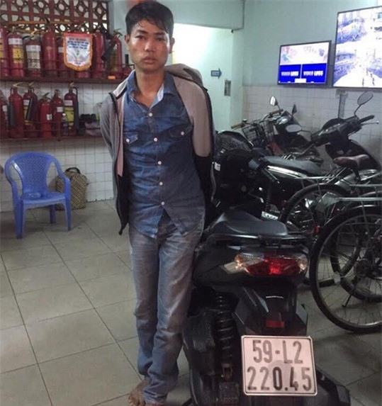 Bắt nóng kẻ cướp điện thoại liều lĩnh chống trả trinh sát