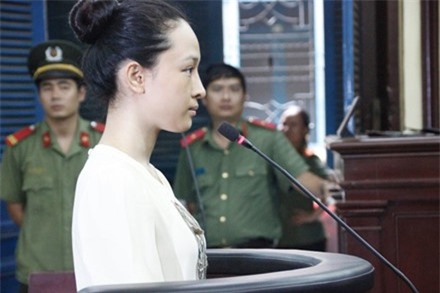 Hoa hậu Phương Nga vẫn bị truy tố lừa đại gia hơn 16 tỷ đồng