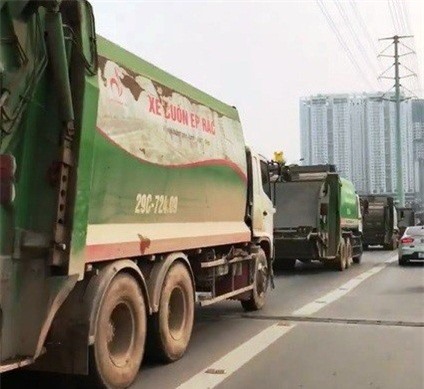 Danh tính 4 tài xế xe chở rác đi vào làn buýt nhanh