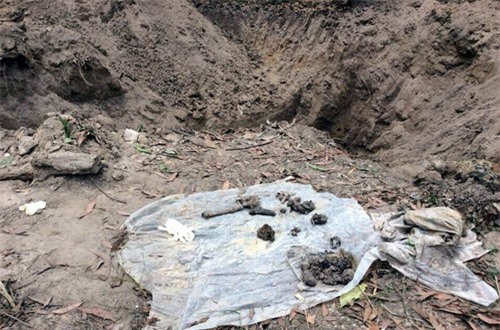 Tìm thấy hố chôn tập thể hàng trăm chiến sĩ ở sân bay Biên Hòa