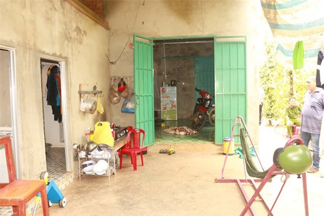 Mẹ hoảng hốt phát hiện con gái chết thảm trên giường, con rể nguy kịch