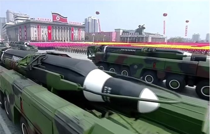 Triều Tiên khoe tên lửa SLBM, tuyên bố đáp trả đòn tấn công của Mỹ