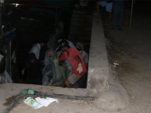 Ngư dân tá hỏa phát hiện thi thể nam giới trôi dạt biển Hà Tĩnh