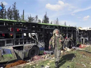 Xe sơ tán ở Syria bị đánh bom, cả trăm người thiệt mạng