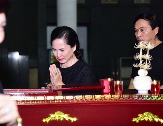 Người thân, nghệ sĩ nghẹn ngào tiễn đưa nghệ sĩ Duy Thanh
