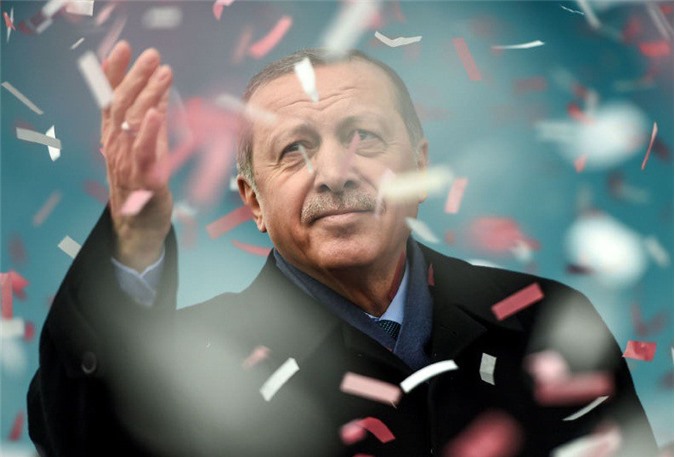 Người ủng hộ cải cách hiến pháp ở Thổ Nhĩ Kỳ giành chiến thắng