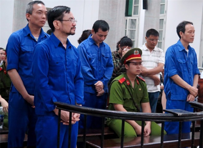 Xét xử vụ lừa đảo tại Agribank Hồng Hà: Cựu lãnh đạo lĩnh án