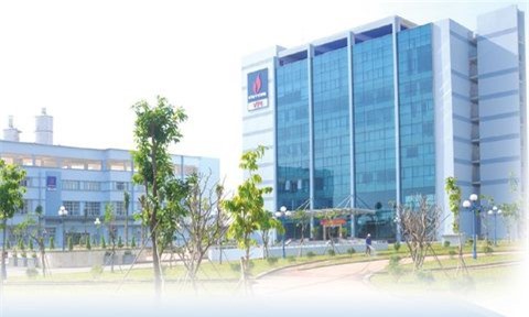 Bàng hoàng nữ phó giám đốc ngành dầu khí rơi từ tầng 9, tử vong