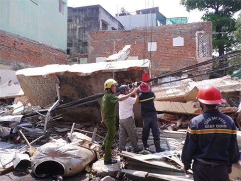 Sập nhà tại Quy Nhơn: Hiện trường kinh hoàng