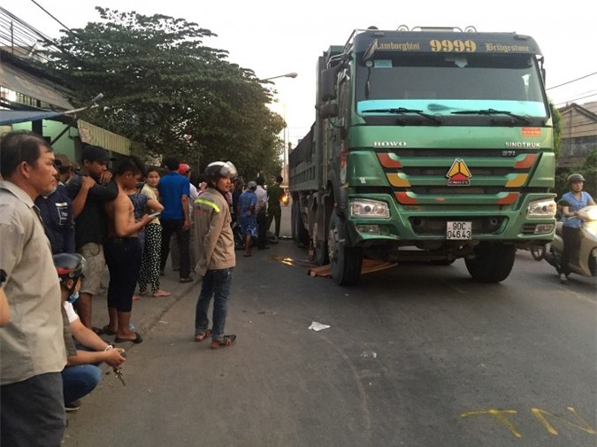 Va chạm với xe ben, người phụ nữ chết thảm