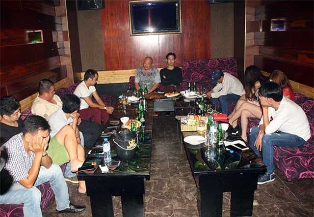 Đột nhập điểm ăn chơi ở Cần Thơ, bắt 17 đối tượng "dính" ma túy