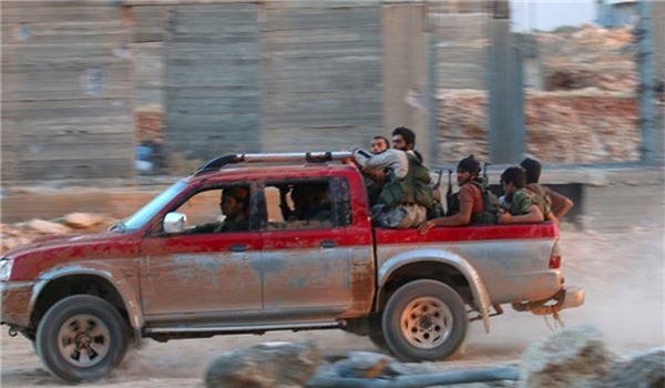 Quân đội Syria chọc thủng tuyến phòng thủ ở Homs, IS hoảng loạn rút lui