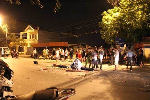 Xe máy tông nhau kinh hoàng, 2 người chết thảm