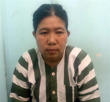 Nhiều phụ nữ "tin sái cổ" vàng biết đẻ của thầy bói ở Sài Gòn