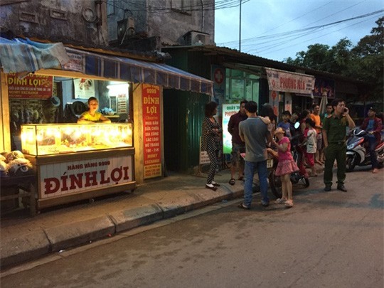 Vờ mua nhẫn cưới rồi cướp tiệm vàng tại Huế