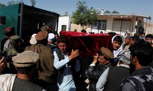 100 binh sĩ bị thảm sát, Afghanistan tuyên bố quốc tang